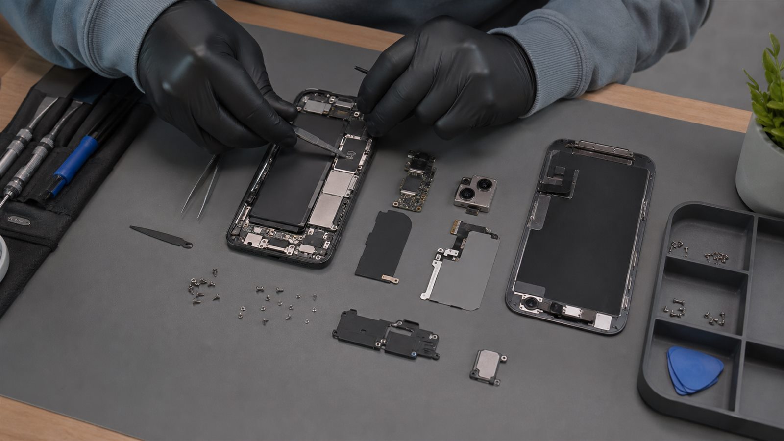 Europe’s Smartphone Repairability Rules Are Changing What Buyers Can Compare